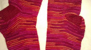 Rouge knit socks